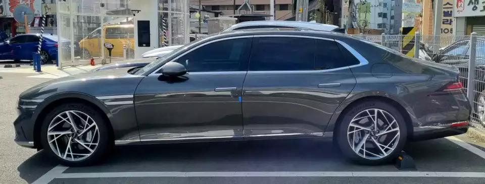 G90 옆모습입니다.