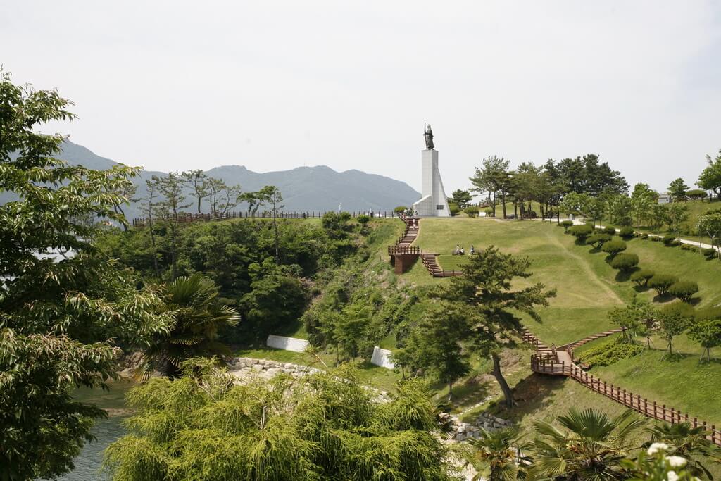이순신 동상