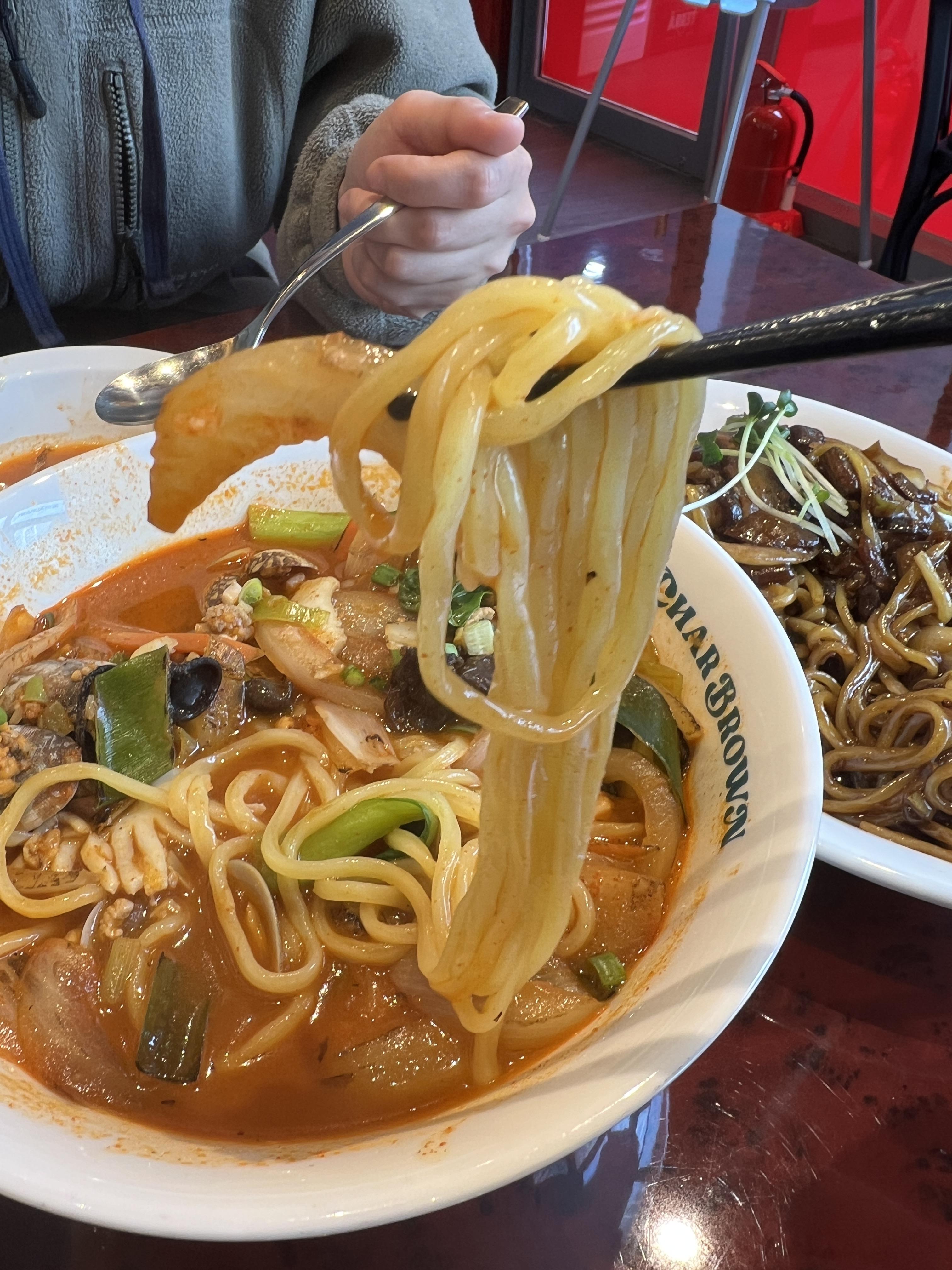 차알 브라운 강서점