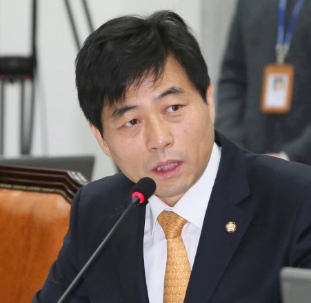 김민기 국회의원 총선 불출마 선언 이유