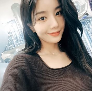 여신 권은비