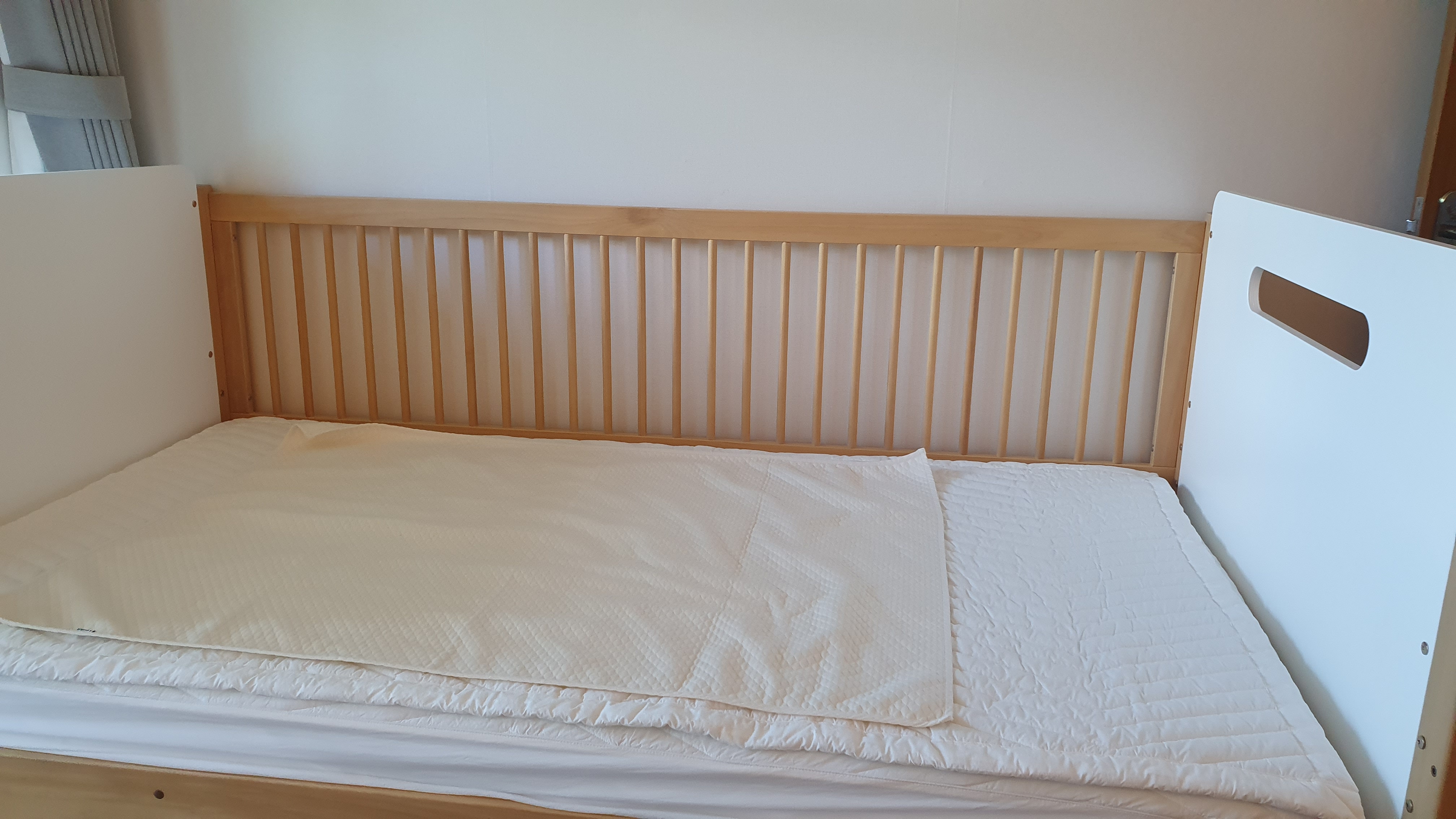 니스툴그로우-아이비-아기침대-가드-분리