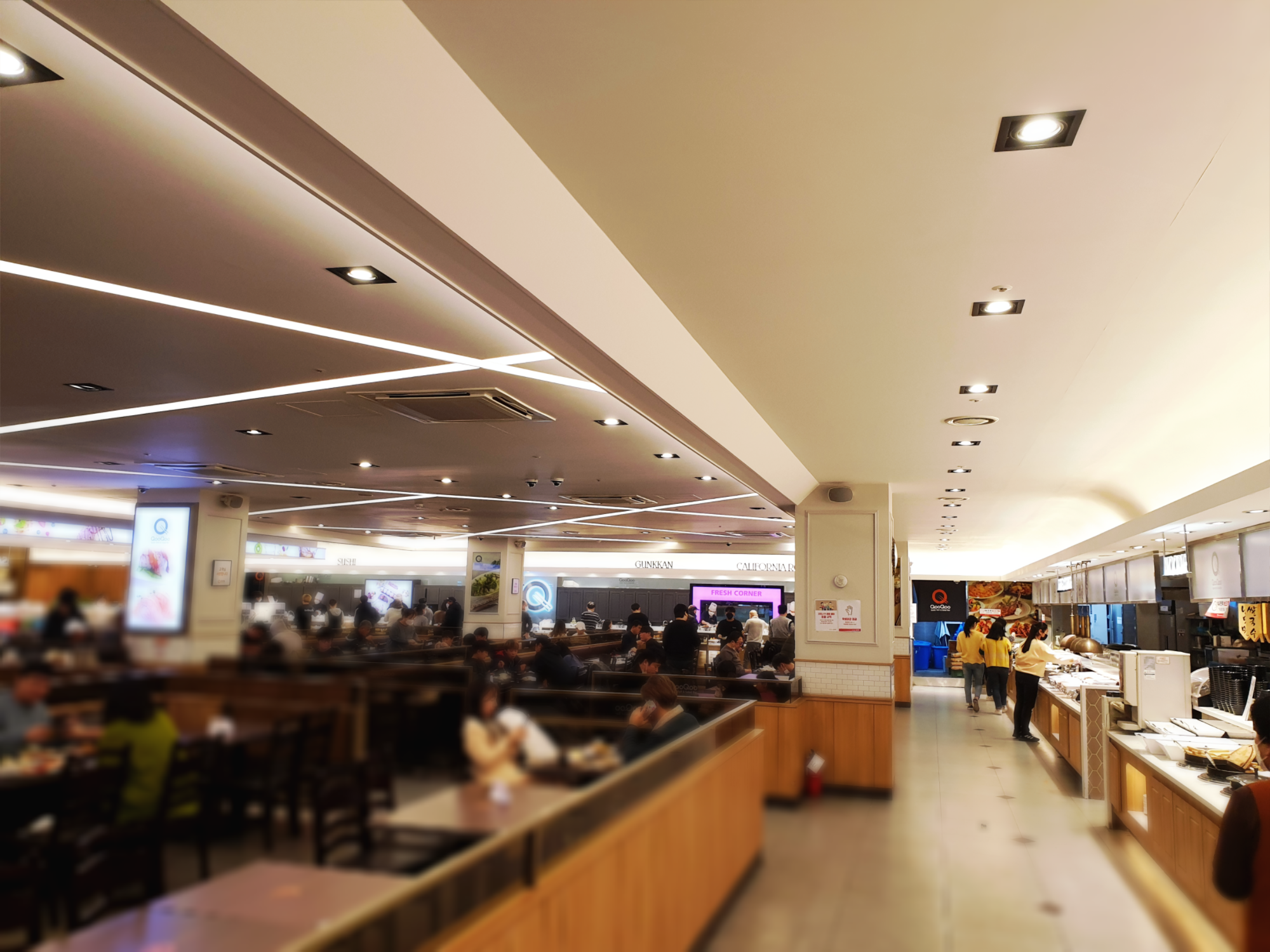 초밥-식사하고-있는-모습