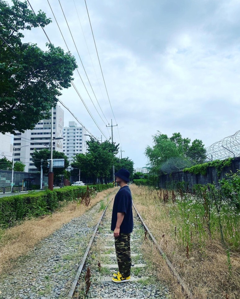 데일리룩(오뭘입) 루오에스펙 버킷햇 블랙, 어커버 반팔 블랙, 위캔더스 WKNDRS 카모 카고, 나이키 하이덩크 검노, 남자데일리룩, 남자데일리코디, 남자데일리패션, ootd