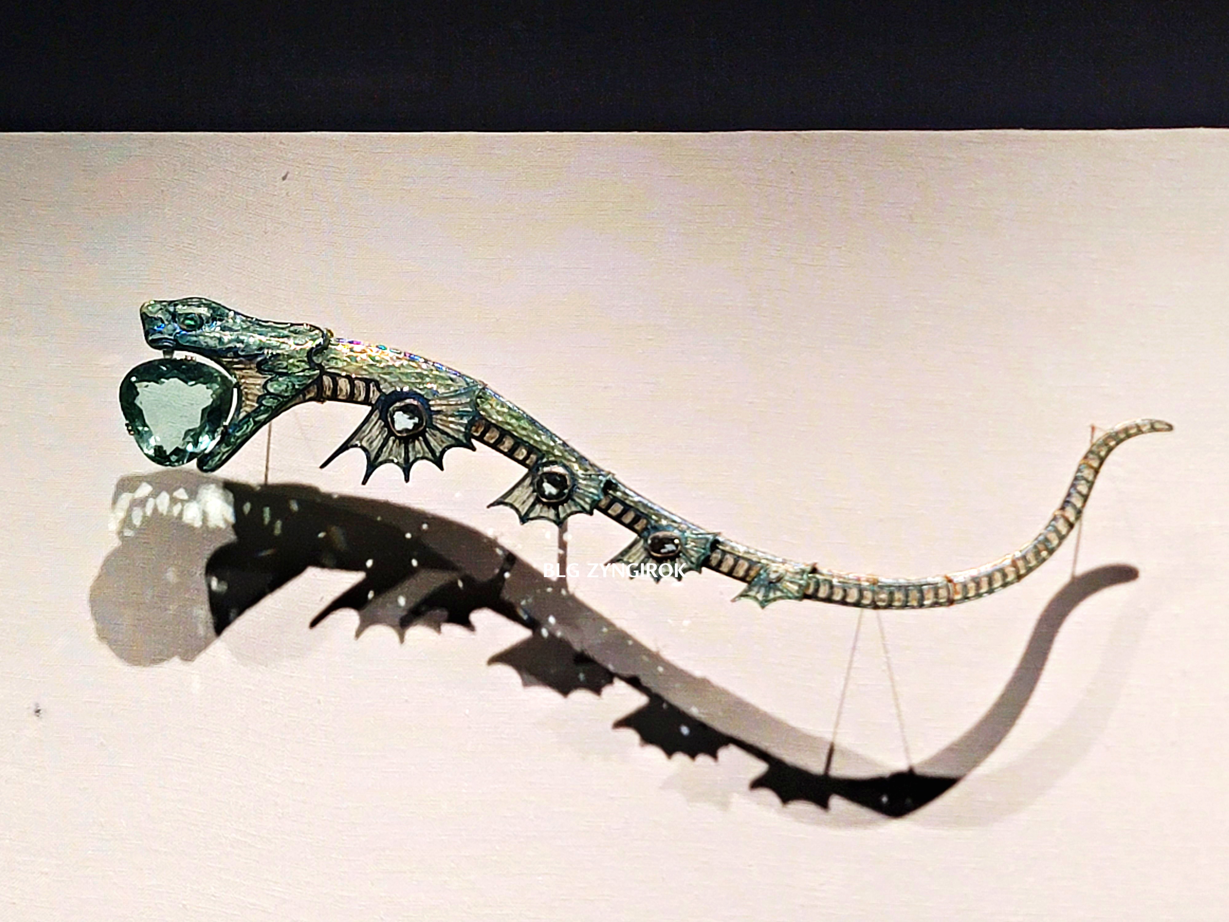 롯데타워 - 롯데뮤지엄 고혹의 보석 매혹의 시간 - 벨 에포크 전시품 모습이다.