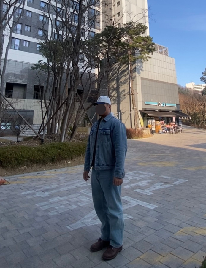 데일리룩('26. 3. 13.)조이스베케이션 투톤 볼캡, 무신사스탠다드 데님 트러커 청재킷, 유니클로 와플헨리넥, 무신사스탠다드 레귤러핏 데님 팬츠, 레드윙 아이언레인저 앰버하니스