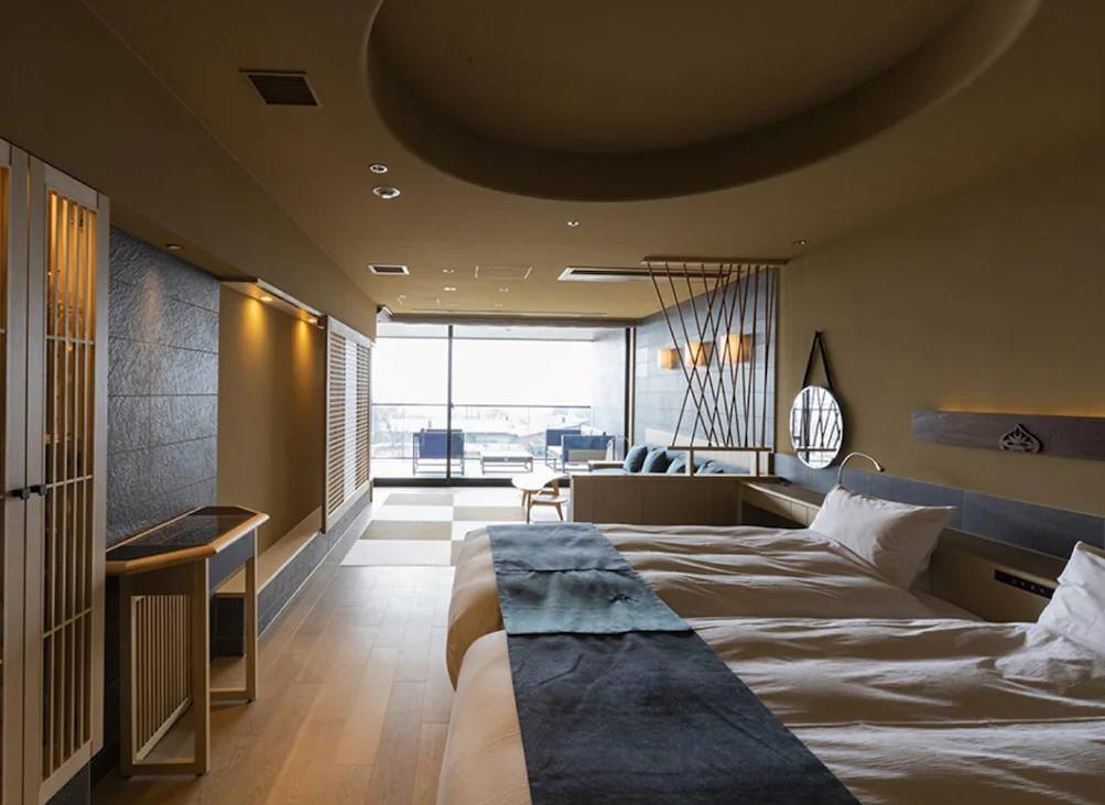 츠루가 벳소 아오노자