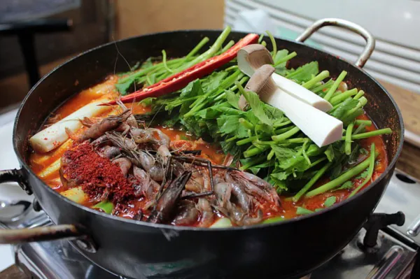 생생정보 우와한 식당 가물치오골계탕 음식점