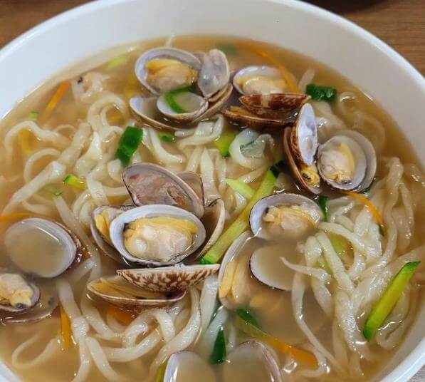 6시내고향 대전 30년 전통 바지락 손칼국수