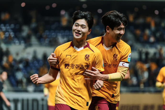 이정효 감독 복귀전, 광주FC는 웃지 못했다&hellip; 강원FC에 일격