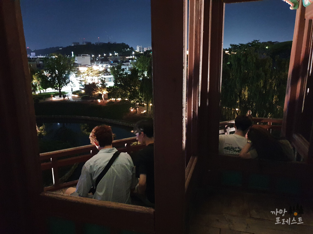 방화수류정 내부