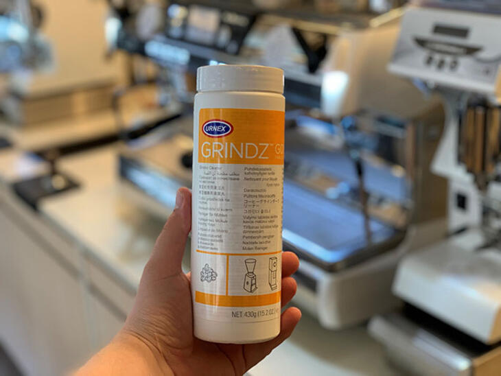 에스프레소 머신을 청소하는 방법?