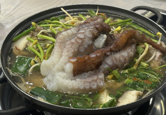 삼척 일품해물탕 문어요리