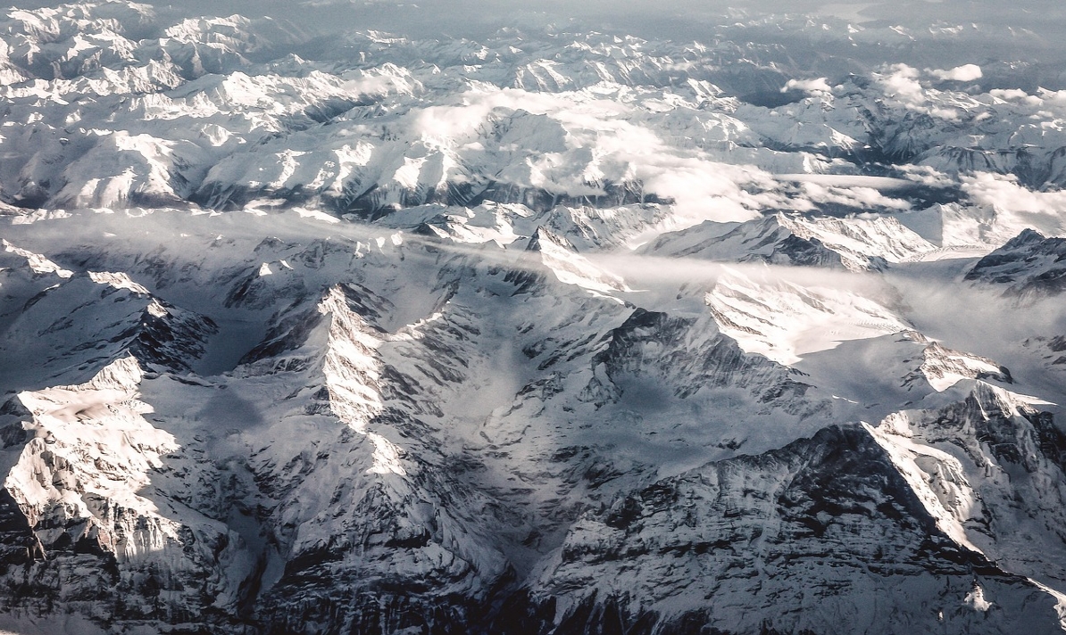 스위스 알프스 웅장한 설산