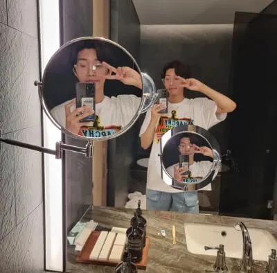 트로트-가수-임영웅-셀카-3