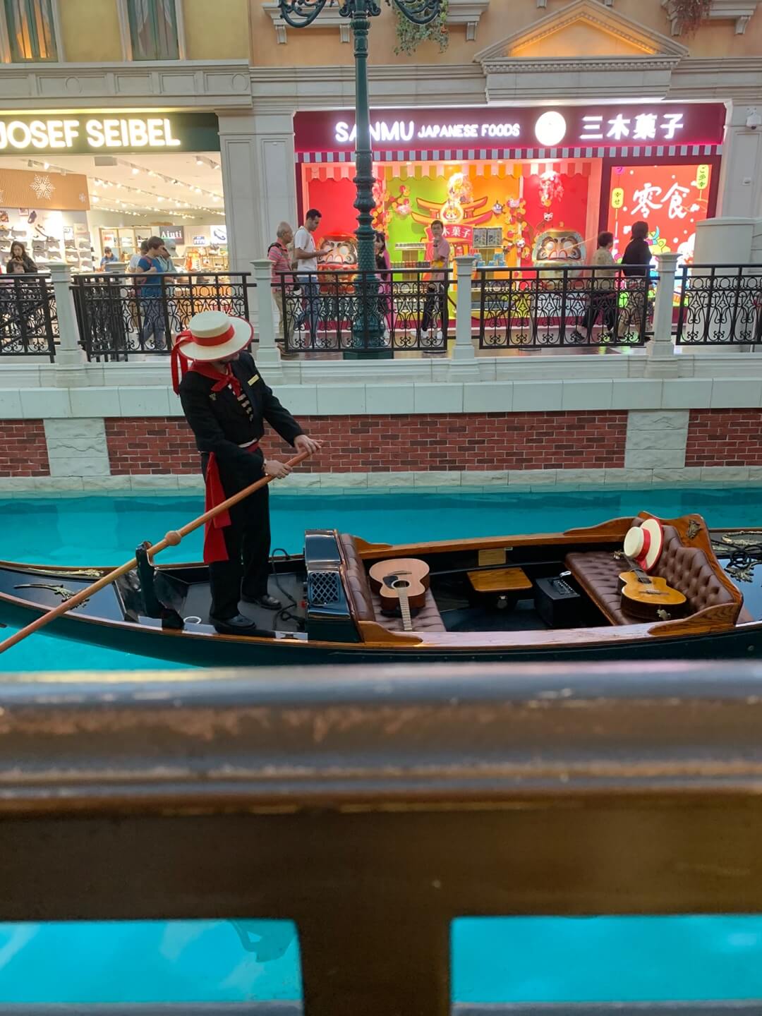 베네치안로드스토우