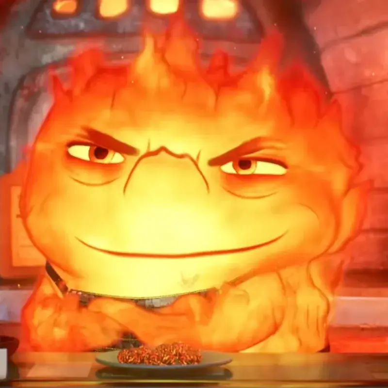 심술궂은 표정으로 팔짱을 끼고 있는 버니 루멘