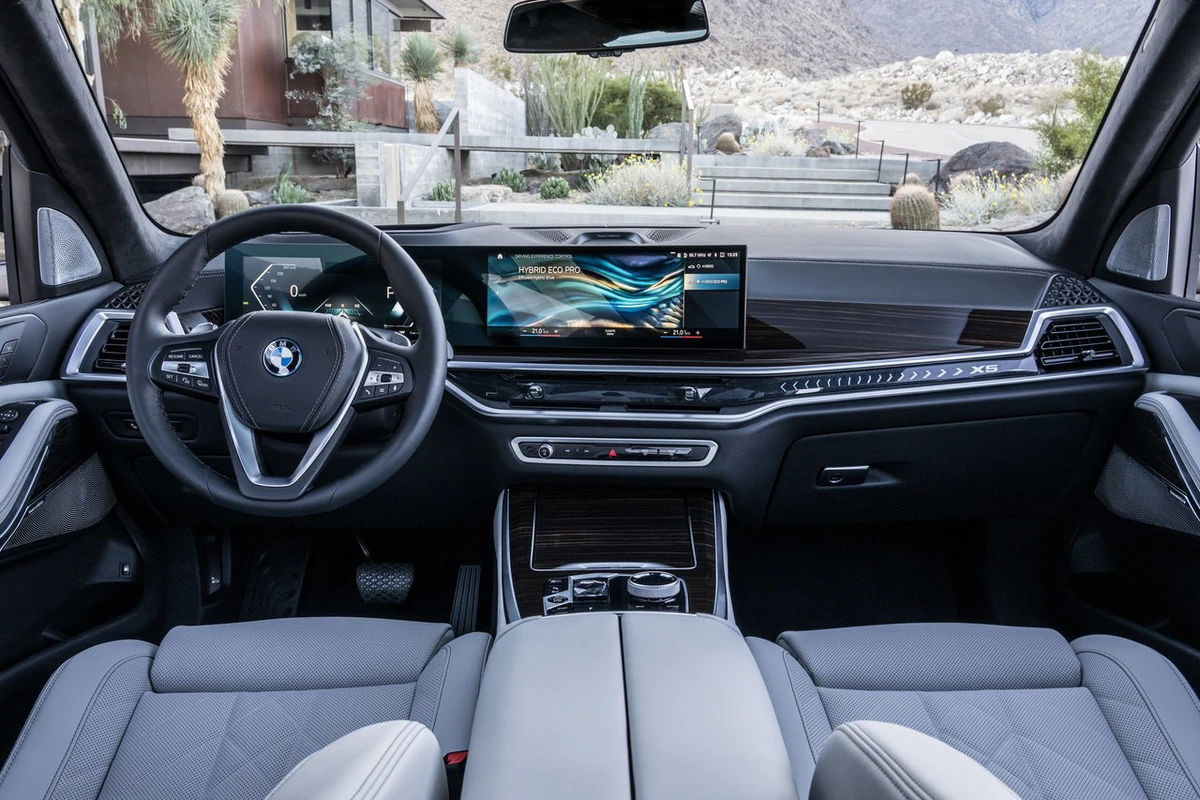 X5 실내