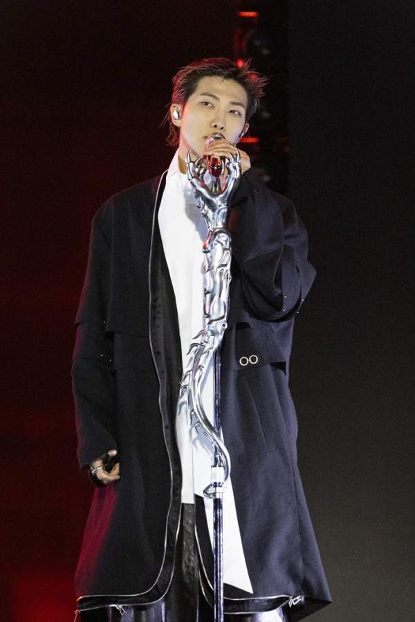 BTS RM 일본 시부야 길거리 흡연 및 꽁초 투기 논란 총정리: 주간문춘 보도 내용과 팬들의 엇갈린 반응