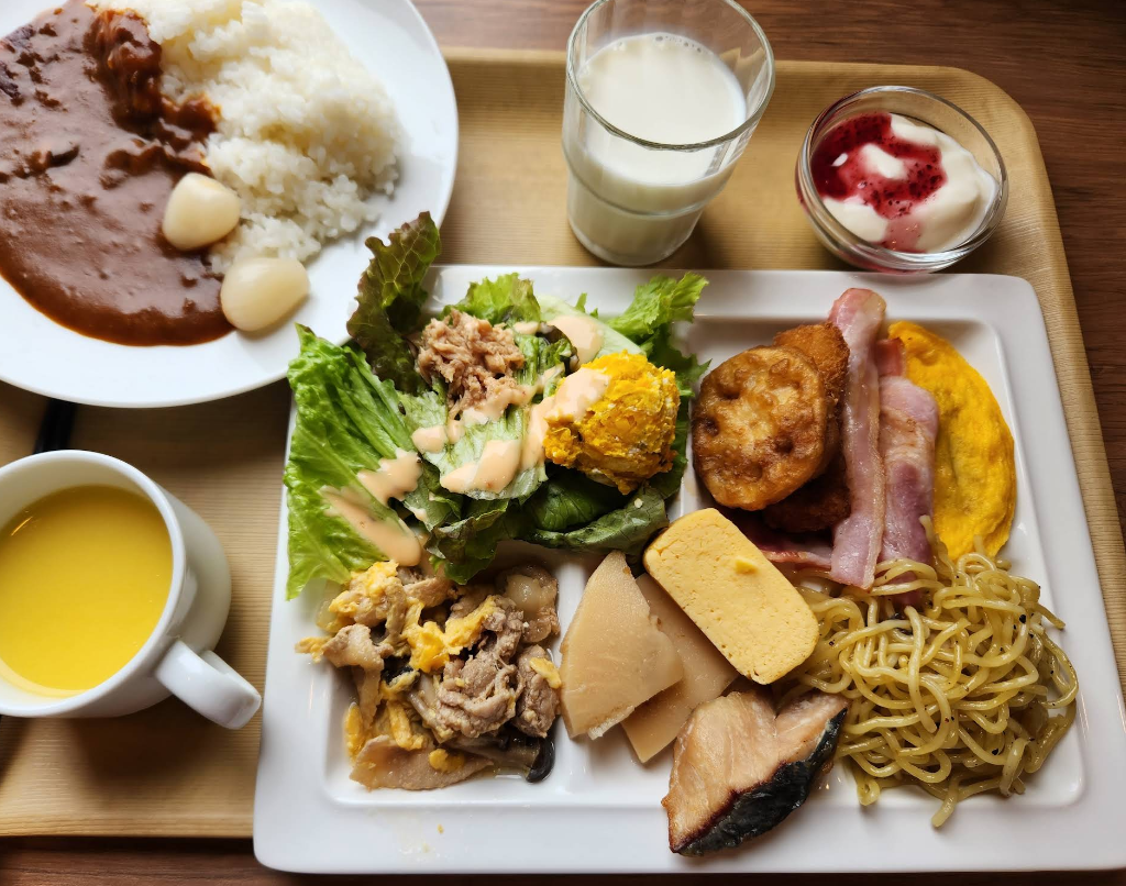 일본의 루트인 호텔의 조식 모습