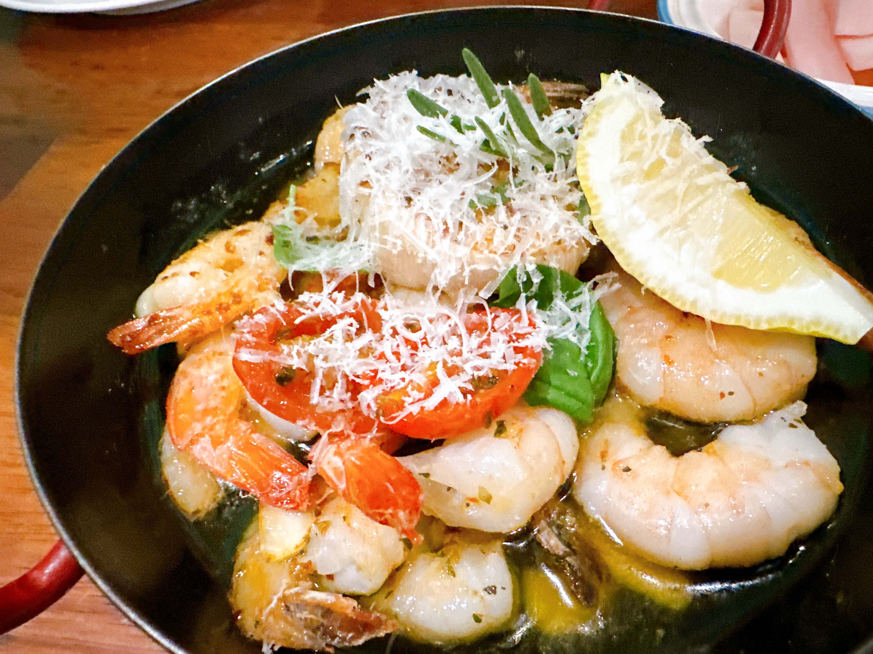 더몰트하우스 서핑시티