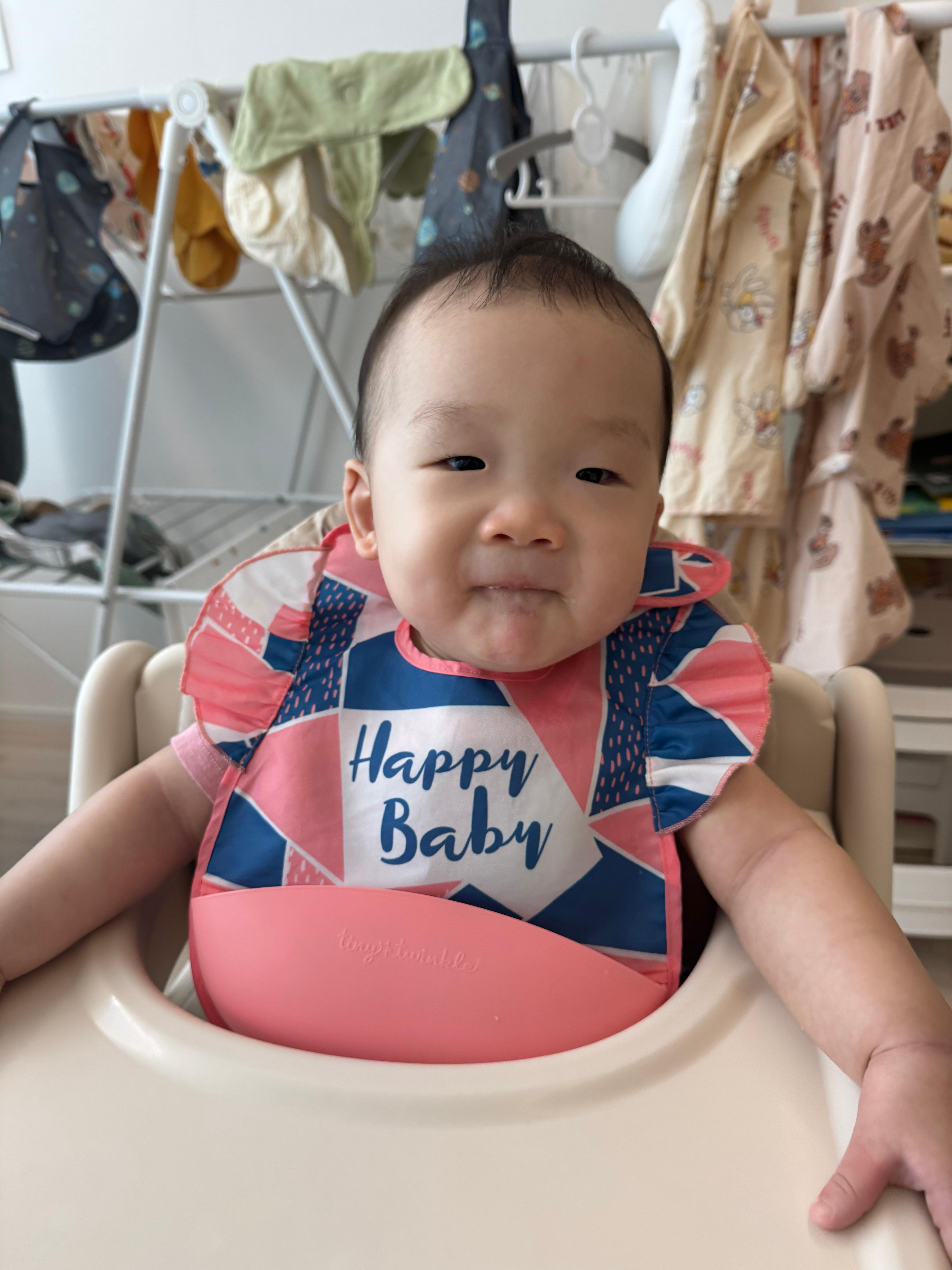 소고기양배추치즈죽을 맛있게 음미 중인 10개월 아기