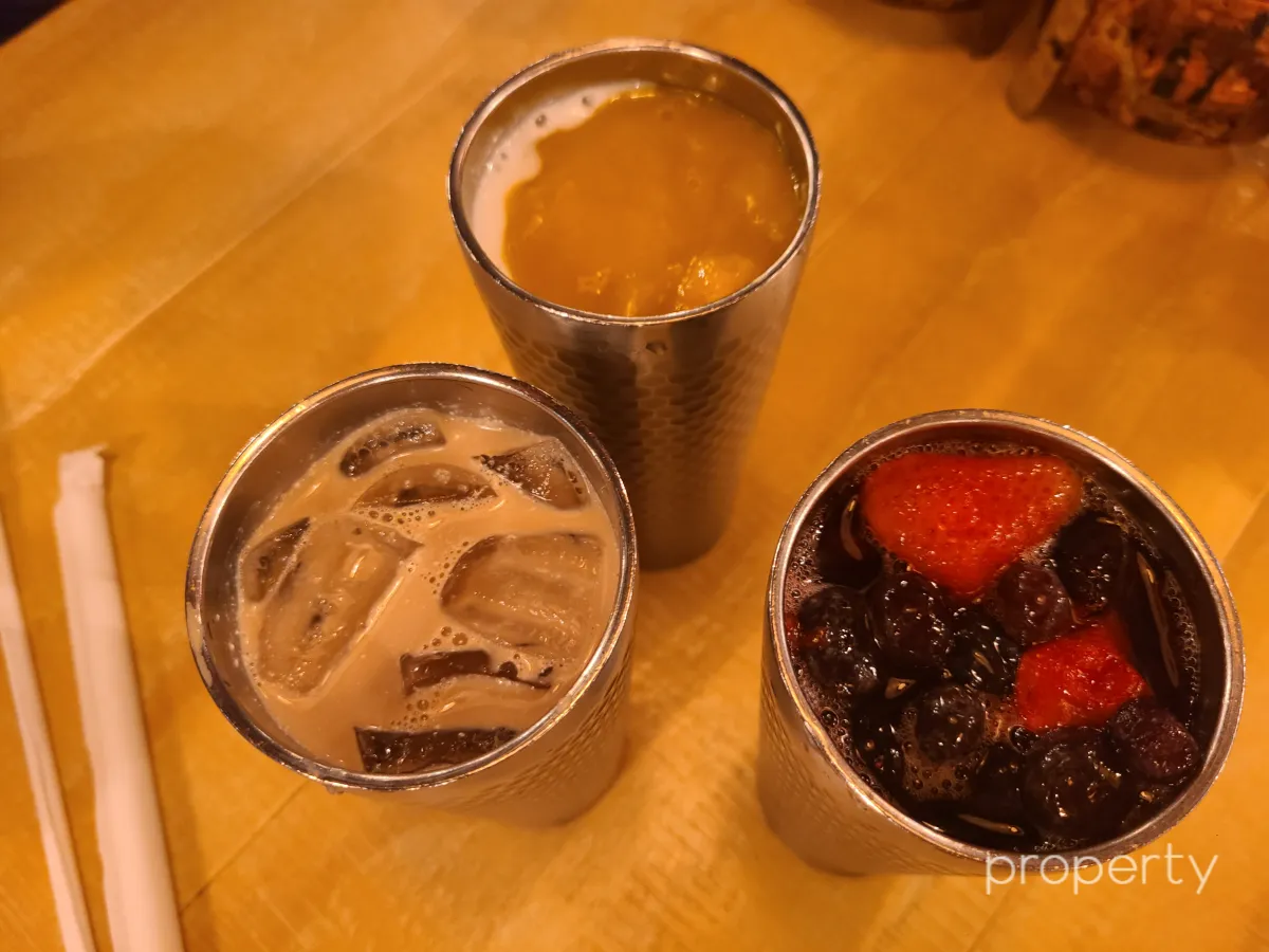 기다란스텐커3개-망고라씨-아이스밀크티-딸기와베리류가들어있는베리베리에이드