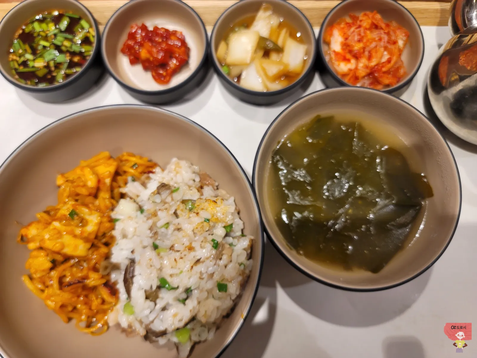 경기-구리시-롯데백화점-지하-1층-돌솥맛집-온정-매운해물과-차돌가지-반반