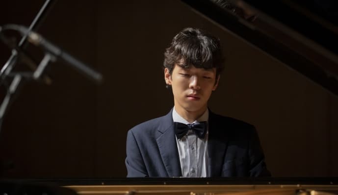 이혁, 프랑스 롱티보 국제 콩쿠르 1위 수상...21년만 한국 수상자 VIDEO: Lee Hyuk wins top prize at Long-Thibaud International Competition