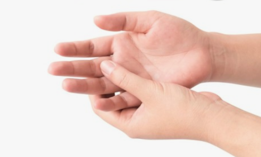 손떨림 현상을 유발하는 여러가지 질병과 그 원인 그리고 각각의 치료방법