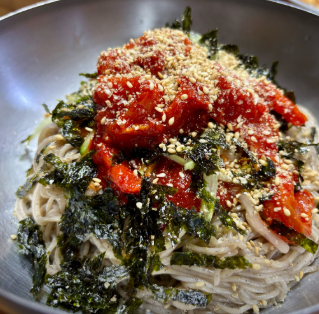 할매밥됩니까? 메밀피 김치만둣국 홍천 맛집 정보 