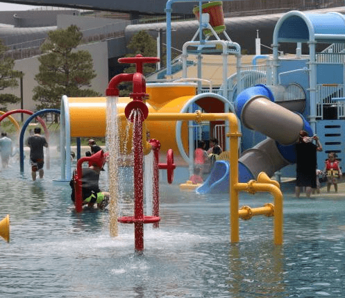 워터파크-미끄럼틀-물놀이하는아이들