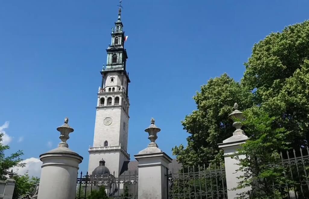 검은 성모의 이콘이 모셔져 있는 쳉스토호바의 야스나고라 수도원