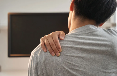 어깨 뭉침