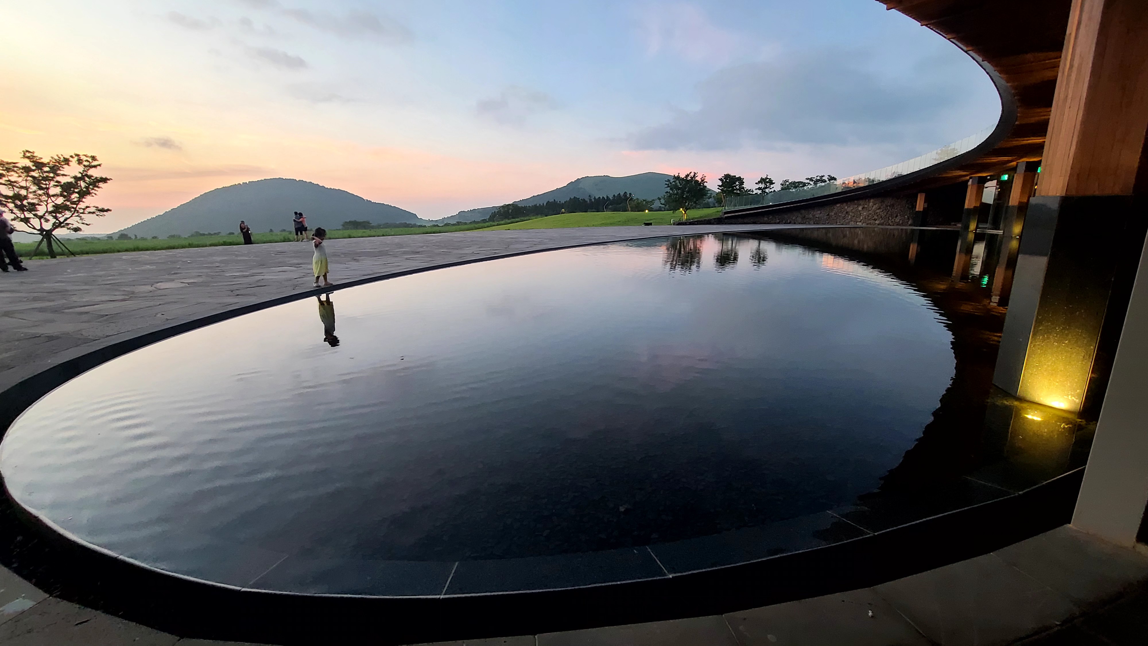 제주당 거울 연못