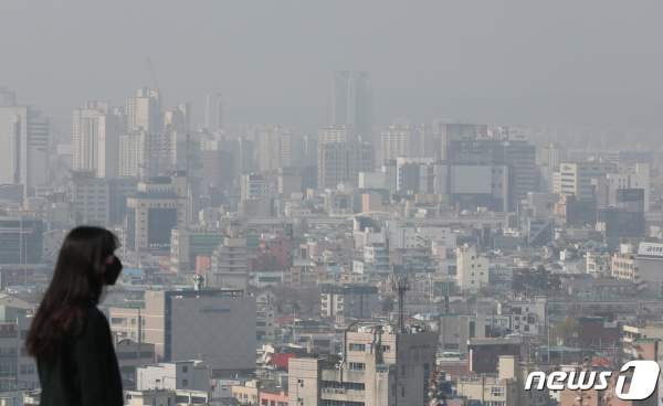 2026년 4월 역대급 황사 및 한파주의보 발령: 아침 기온 2도 급락 대응 매뉴얼