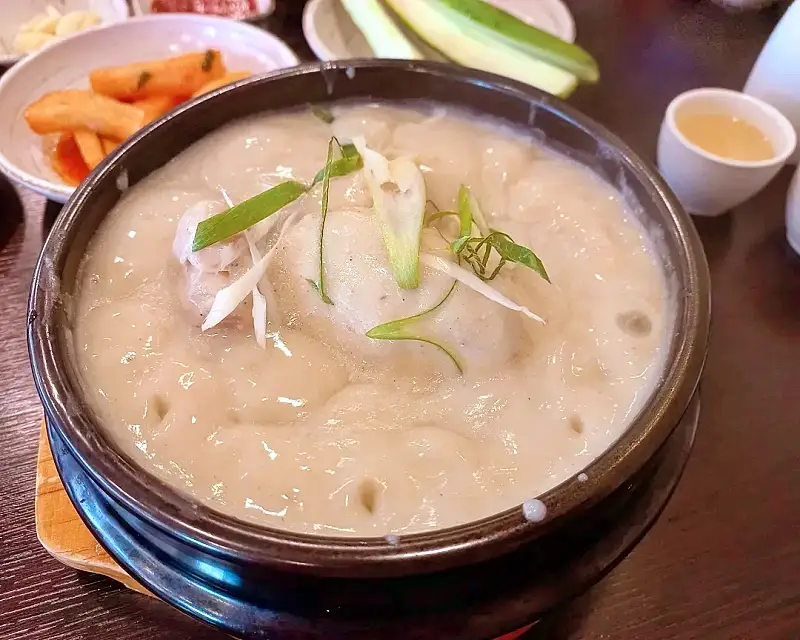 식객 허영만 백반기행 169회 표창원 편 껍질 벗긴 들깨의 고소한 향을 담은 뽀얀 국물 깨죽 삼계탕 강원 화천 사창리 맛집 소개