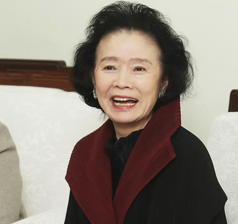 윤정희 프로필