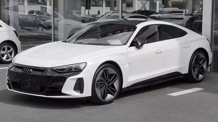 AUDI-RS-e-tron-GT