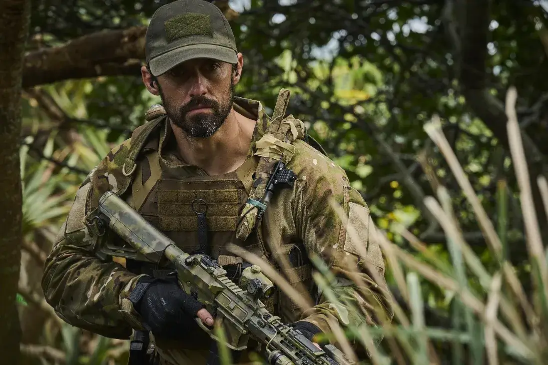 영화 랜드 오브 배드