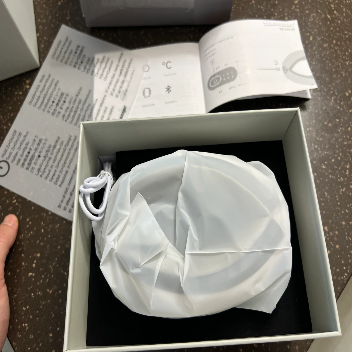 온열-눈-마사지기-추천-이유-깔끔한-내부-포장-상태