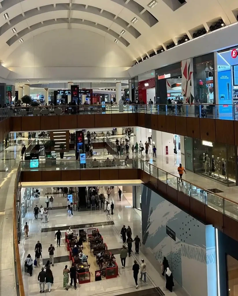 The Dubai Mall(두바이 몰)에서는 관광객을 노린 소매치기 경계하기