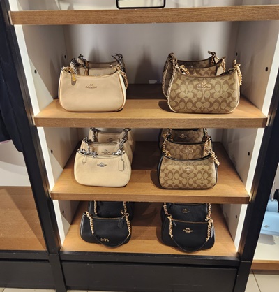 와이켈레아울렛코치가방