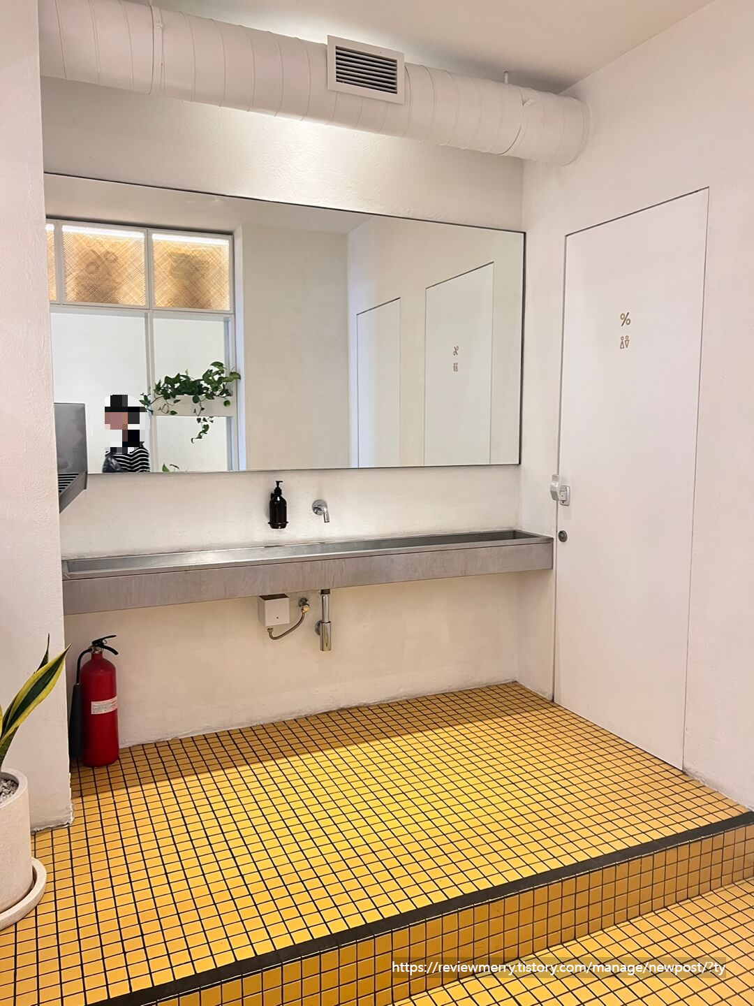 카페 내부 화장실