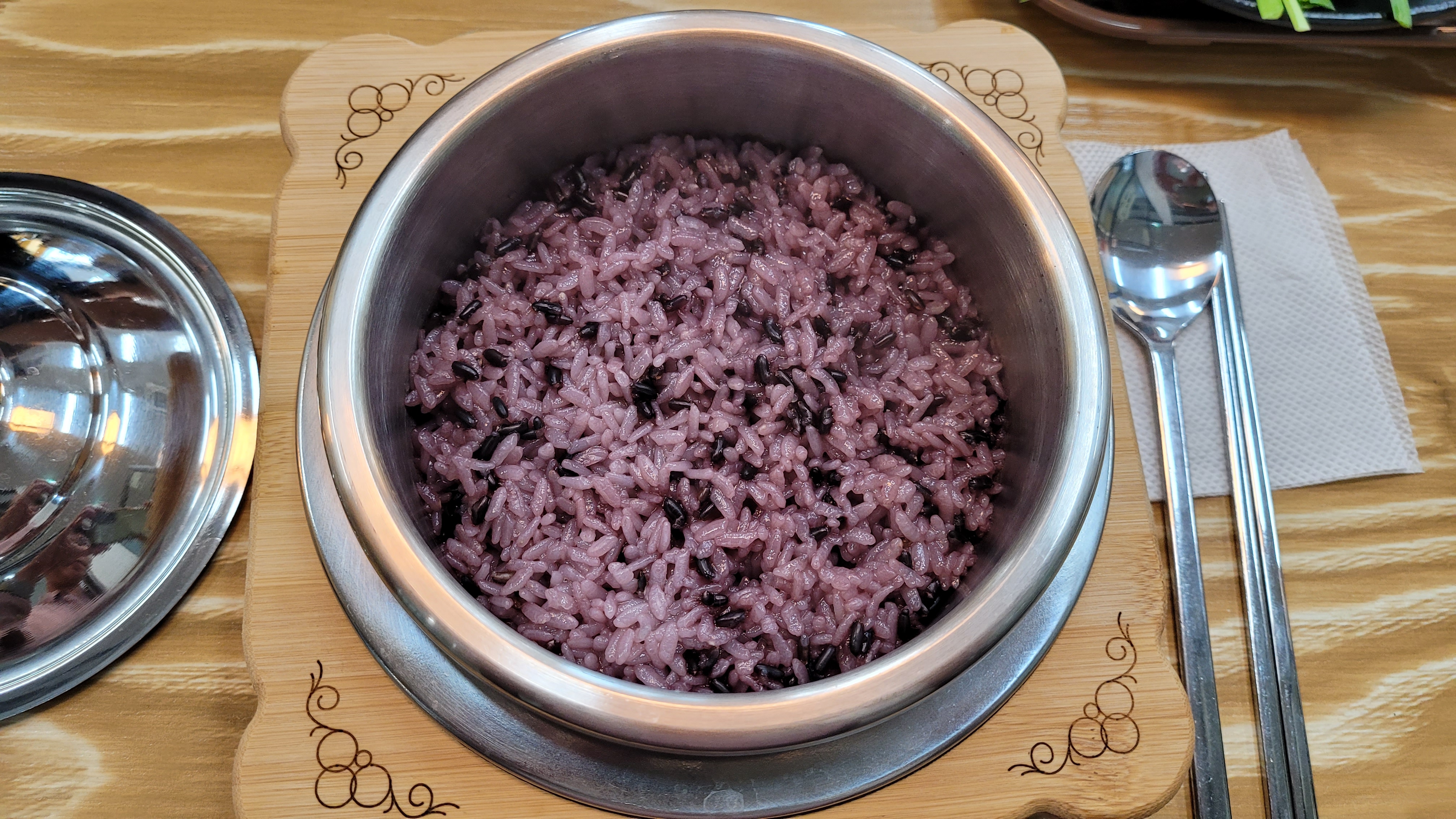 솥밥 안에 잡곡밥