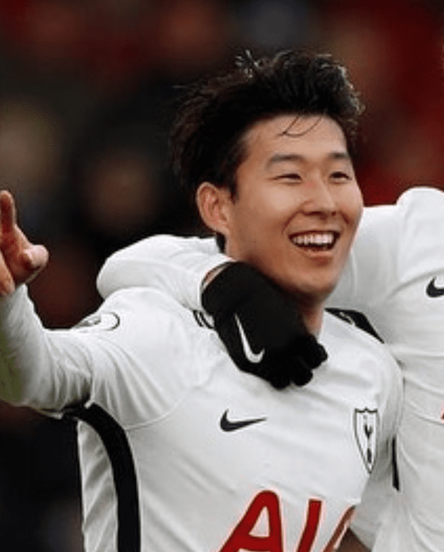 팀동료화-함께-기뻐하는-손흥민-선수