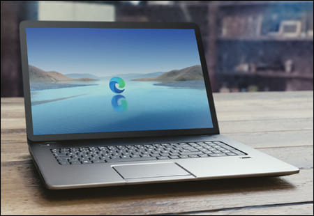 엣지 브라우저가 열린 노트북