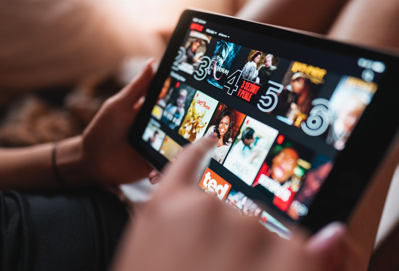 코로나 이후 영화 산업의 변화와 극장의 미래