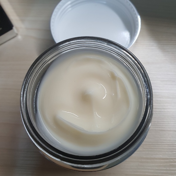 기미 잡티 완화 기능성 화장품