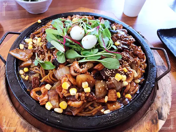 양념게장 돌짜장 돌판짜장 맛집 온천 실내데이트 코스 시몬스 침대 카페 별빛 정원 여행 이천 가볼만한 곳 추천 생방송투데이 오늘방송 떴다 동네방네